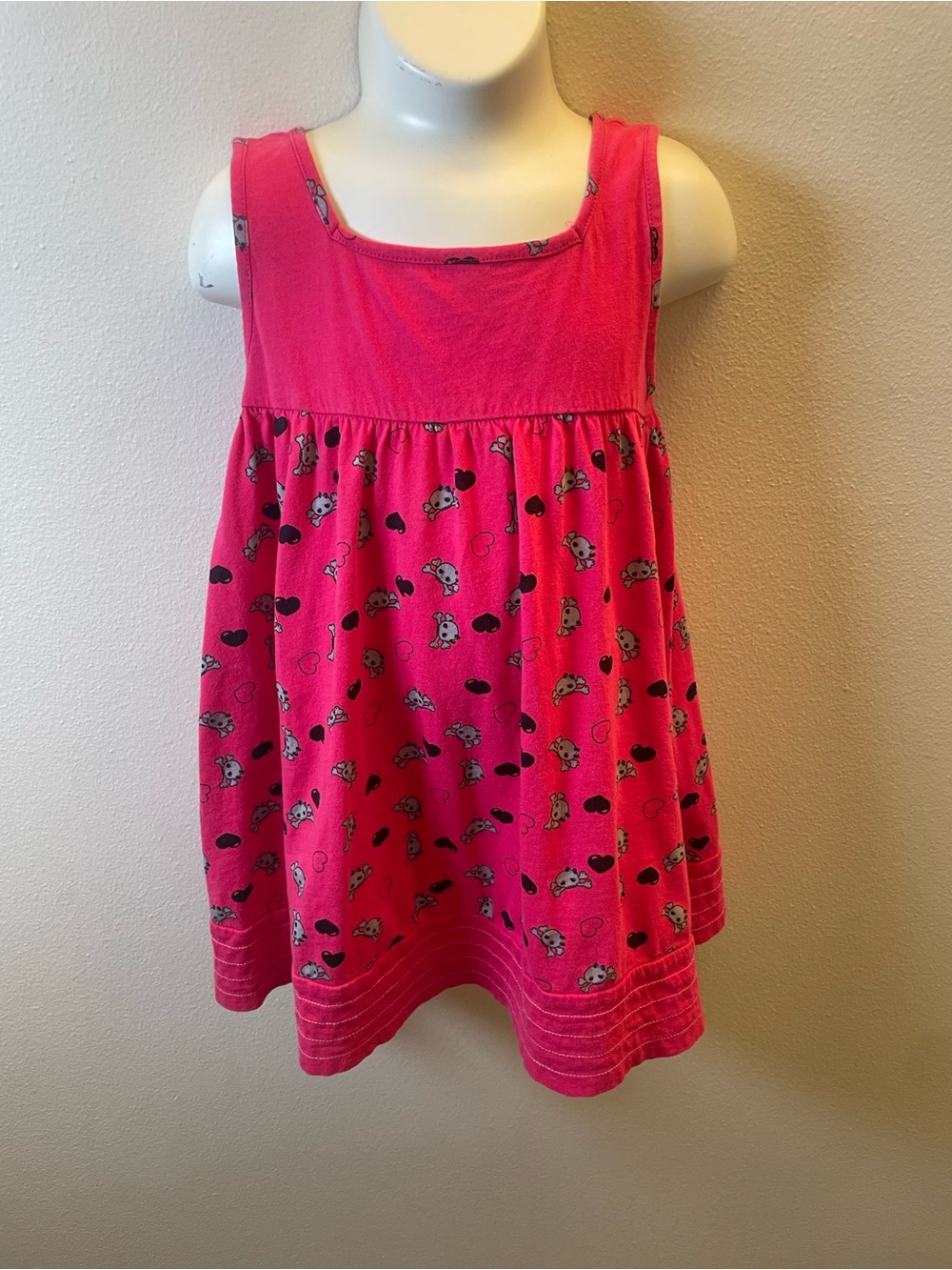 🎳H&M Bright Pink Girls Dress with Skull & Heart Print